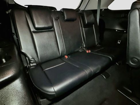 Used 2019 Toyota Highlander XLE image 37