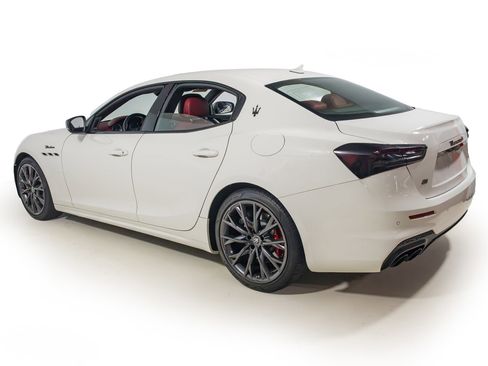 Used 2022 Maserati Ghibli Modena Q4 image 4