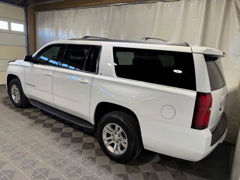 Used 2015 Chevrolet Suburban LT image 4
