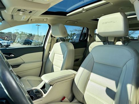 Used 2023 GMC Acadia Denali w/ Denali Ultimate Package image 8