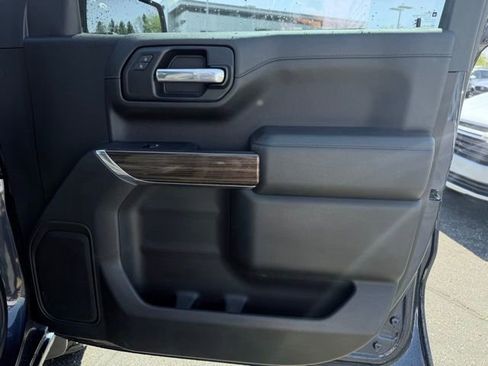 Used 2021 Chevrolet Silverado 1500 LT Trail Boss AWD/4WD image 14