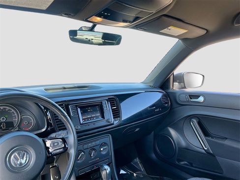 Used 2017 Volkswagen Beetle 1.8T S image 21