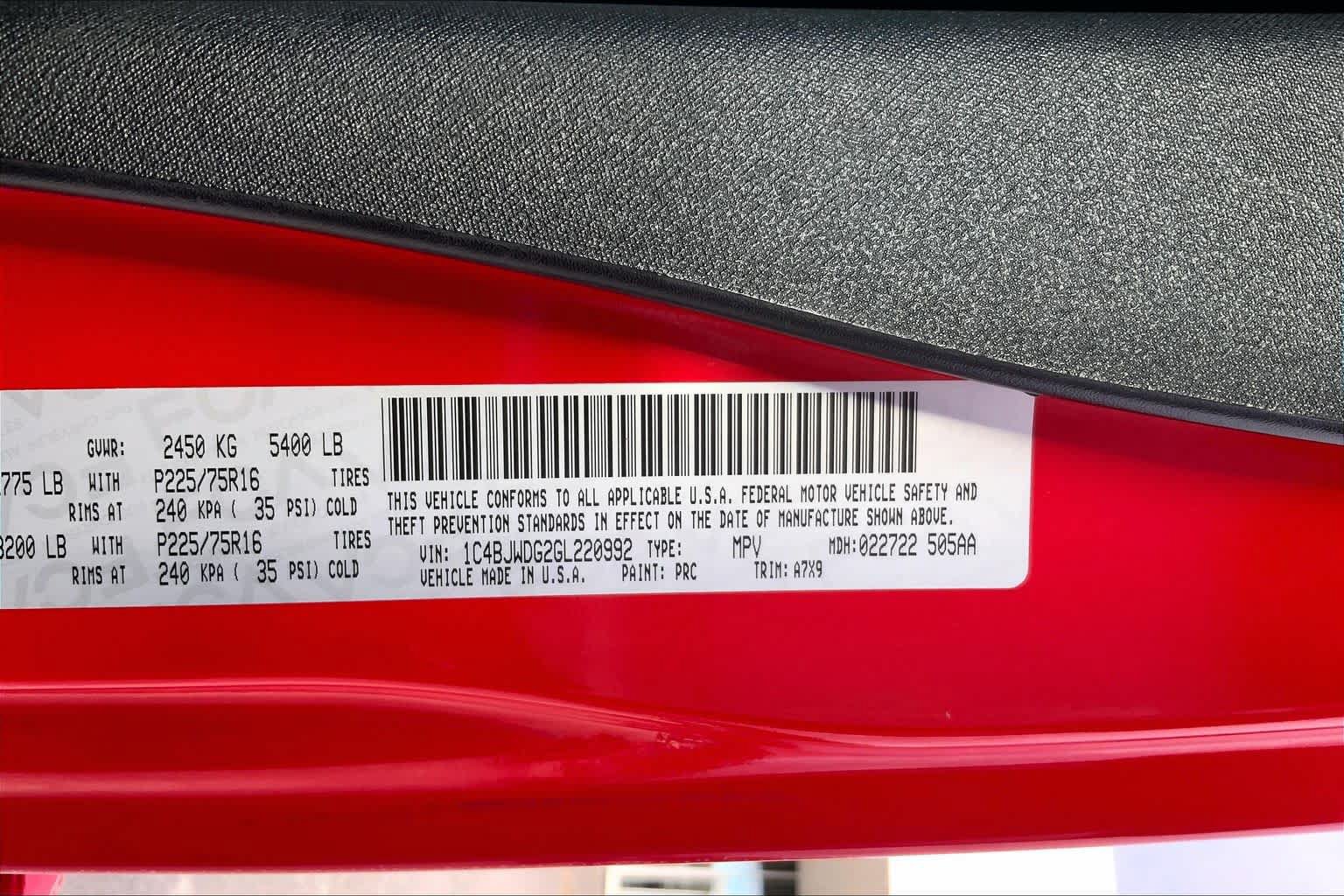 Used 2016 Jeep Wrangler Unlimited Sport w/ Connectivity Group AWD/4WD image 27