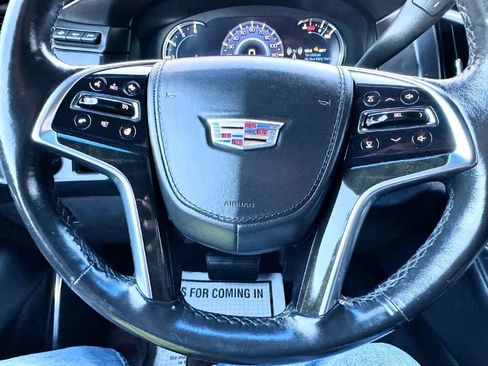 Used 2019 Cadillac Escalade ESV Luxury image 23