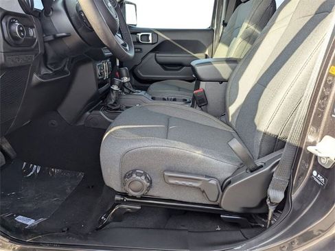 New 2025 Jeep Gladiator Sport image 13