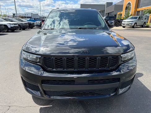 Certified 2023 Jeep Grand Cherokee L Laredo AWD/4WD image 8