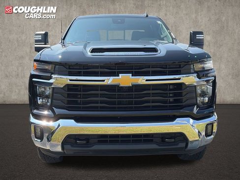Used 2024 Chevrolet Silverado 3500 LT w/ All Star Edition AWD/4WD image 2