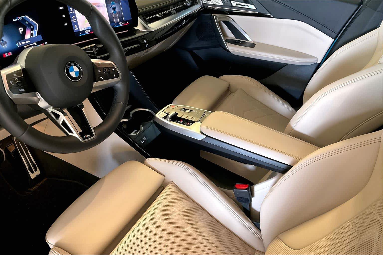 Used 2025 BMW X1 xDrive28i w/ M Sport Package AWD/4WD image 15