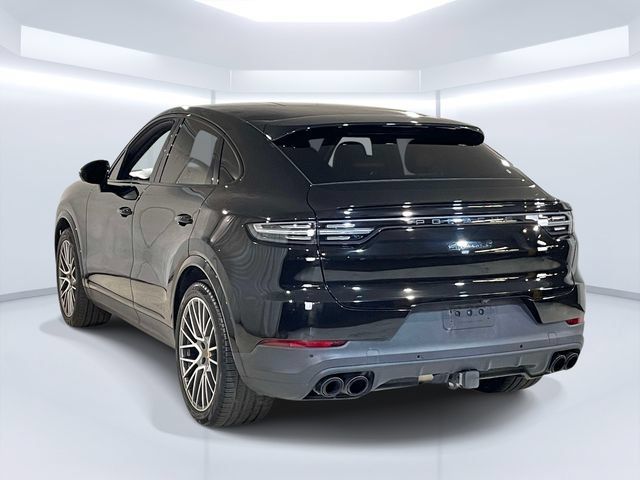 Used 2023 Porsche Cayenne S AWD/4WD image 3