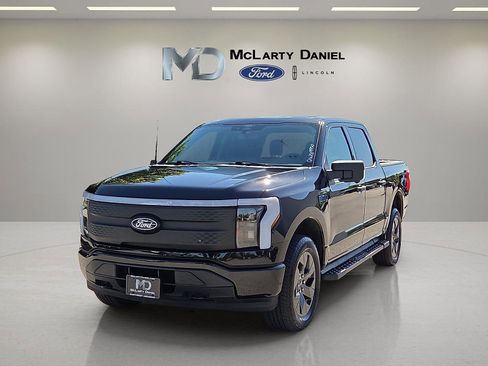 Used 2024 Ford F150 Lightning XLT AWD/4WD image 2