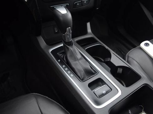 Used 2017 Ford Escape Titanium AWD/4WD image 13