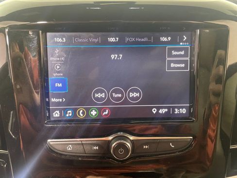 Used 2022 Chevrolet Traverse LS image 18