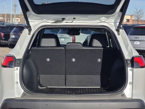 Used 2024 Toyota Corolla Cross XLE w/ Convenience Package image 15