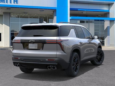 New 2026 Chevrolet Traverse LT w/ Midnight/Sport Edition FWD image 4