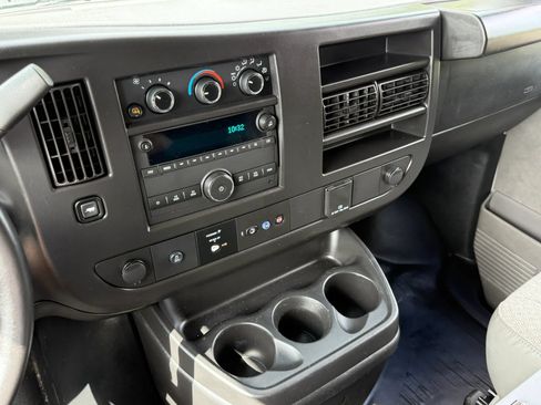 Used 2022 Chevrolet Express 2500 w/ Driver Convenience Package RWD image 16