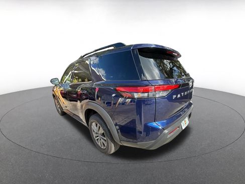 Used 2025 Nissan Pathfinder SV AWD/4WD image 6