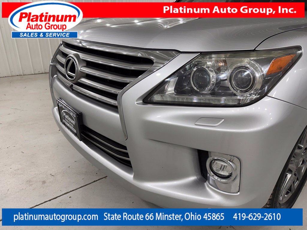Used 2014 Lexus LX 570 4WD w/ Luxury Package image 16