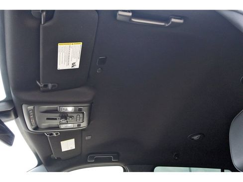 Used 2022 GMC Yukon Denali AWD/4WD image 30