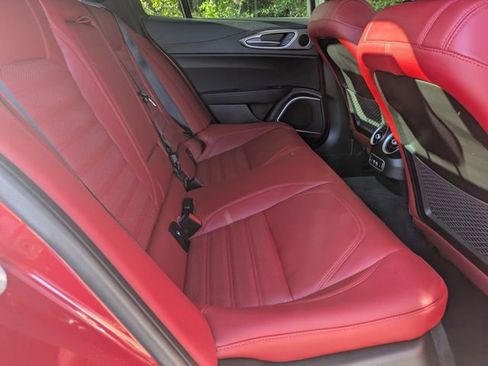 Used 2022 Alfa Romeo Giulia Veloce image 48