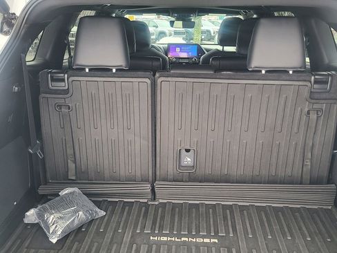 Used 2024 Toyota Highlander XSE image 29