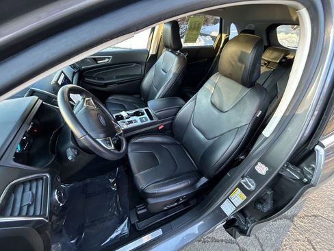 Certified 2022 Ford Edge Titanium image 11