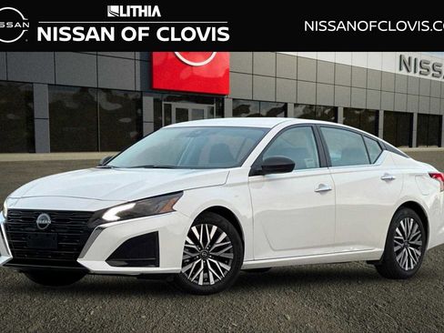 Used 2025 Nissan Altima 2.5 SV image 1