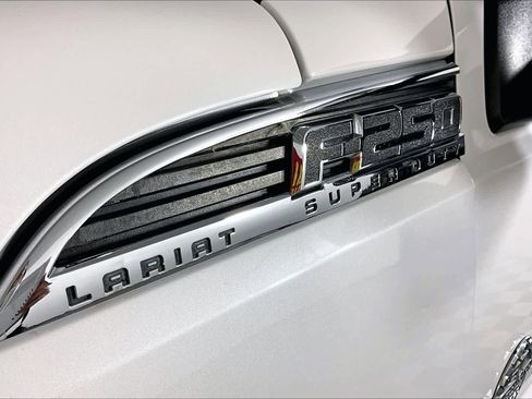 Used 2014 Ford F250 Lariat w/ Lariat Ultimate Package image 28