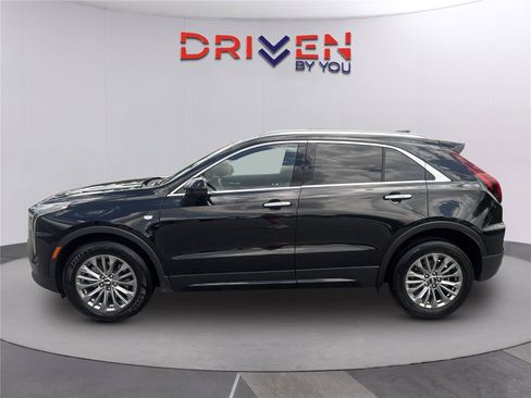 Used 2025 Cadillac XT4 Premium Luxury w/ Technology Package FWD image 7