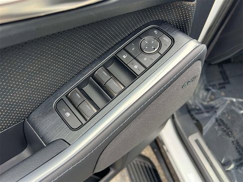 Certified 2025 Lexus GX 550 w/ Accessory Package (2T) image 17