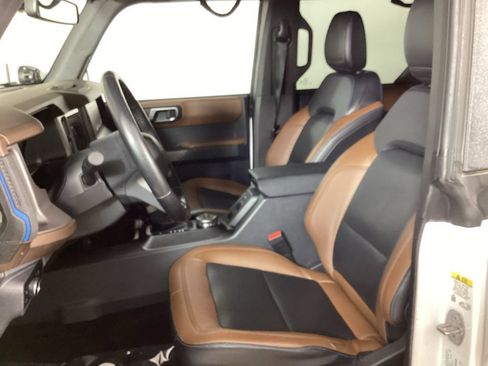 Certified 2023 Ford Bronco Outer Banks w/ Sasquatch Package AWD/4WD image 10