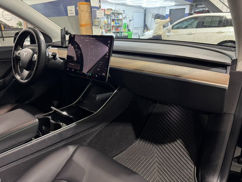 Used 2021 Tesla Model Y Long Range image 29