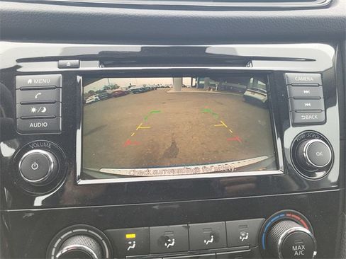 Used 2020 Nissan Rogue S image 21