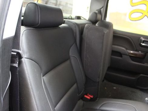 Used 2018 GMC Sierra 2500 SLT w/ Duramax Plus Package AWD/4WD image 9
