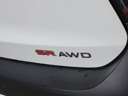 New 2025 Nissan Kicks SR image 6