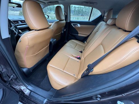 Used 2012 Lexus CT 200h Premium image 10