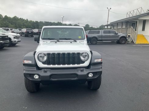 Used 2026 Jeep Wrangler Unlimited Sport AWD/4WD image 2