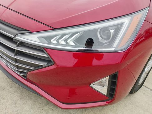 Used 2019 Hyundai Elantra SE image 29