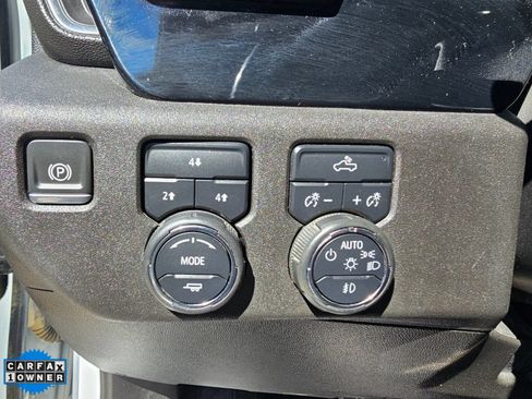 Used 2024 Chevrolet Silverado 2500 LT AWD/4WD image 16