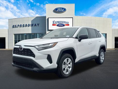 Used 2024 Toyota RAV4 LE image 2