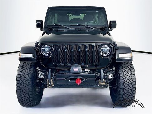 Used 2020 Jeep Wrangler Unlimited Sahara image 2