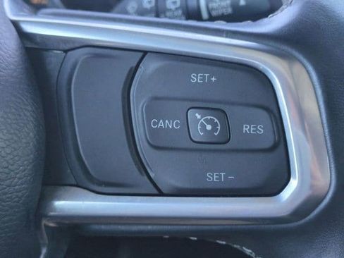 Used 2022 Jeep Wrangler Unlimited Sahara w/ Cold Weather Group AWD/4WD image 26