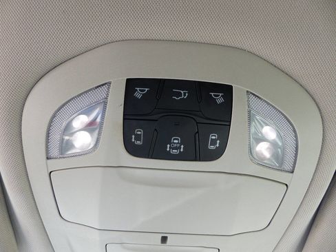 Used 2019 Chrysler Pacifica Touring-L Plus w/ Tire & Wheel Group FWD image 33