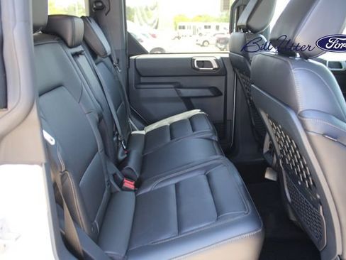 New 2026 Ford Bronco Badlands w/ Sasquatch Package AWD/4WD image 9