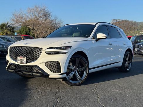 Used 2023 Genesis GV70 2.5T w/ Sport Prestige Package image 2