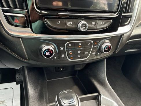 Certified 2019 Chevrolet Traverse LT FWD image 24
