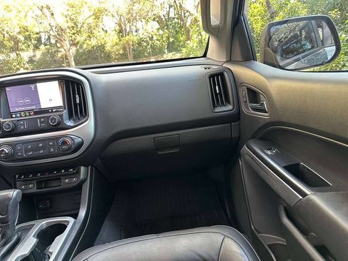 Used 2021 Chevrolet Colorado ZR2 w/ ZR2 Dusk Special Edition image 33