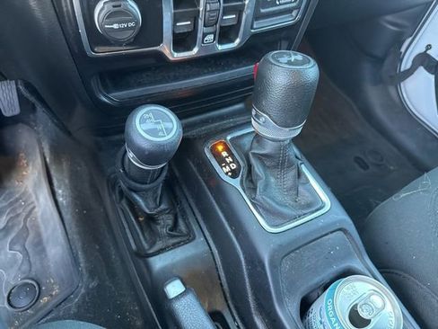 Used 2022 Jeep Wrangler Unlimited Sport image 11