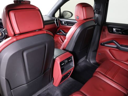 Used 2020 Porsche Cayenne S AWD/4WD image 49