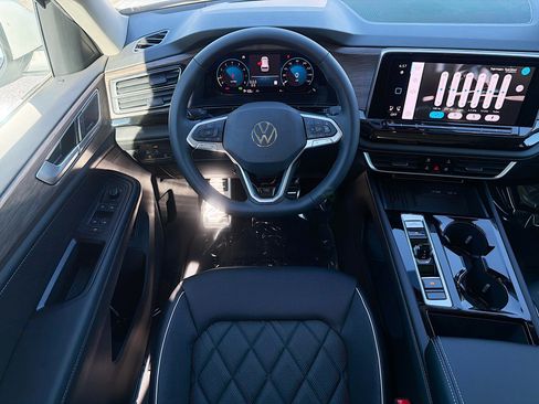 New 2026 Volkswagen Atlas SEL Premium R-Line AWD/4WD image 17