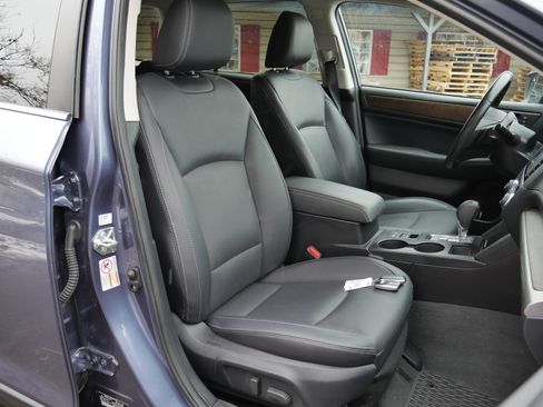 Used 2017 Subaru Outback 3.6R Limited image 27